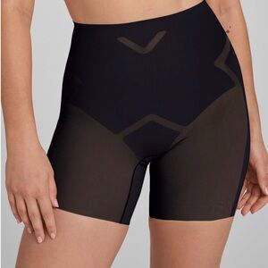 NWT Honeylove Women's Mehsculpt Mid Rise Shaper Short Sz Large